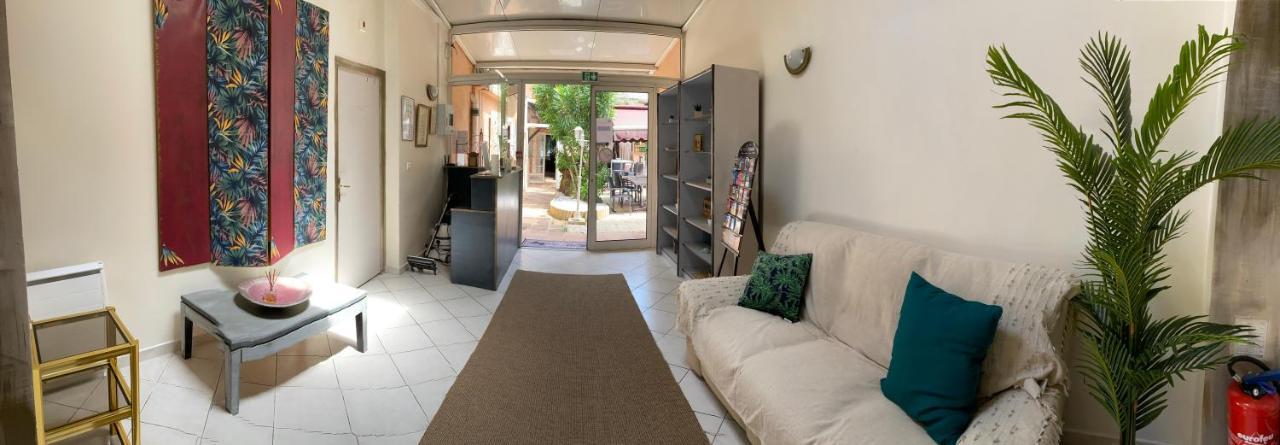 Hotel Le Derby Cagnes-sur-Mer Eksteriør billede